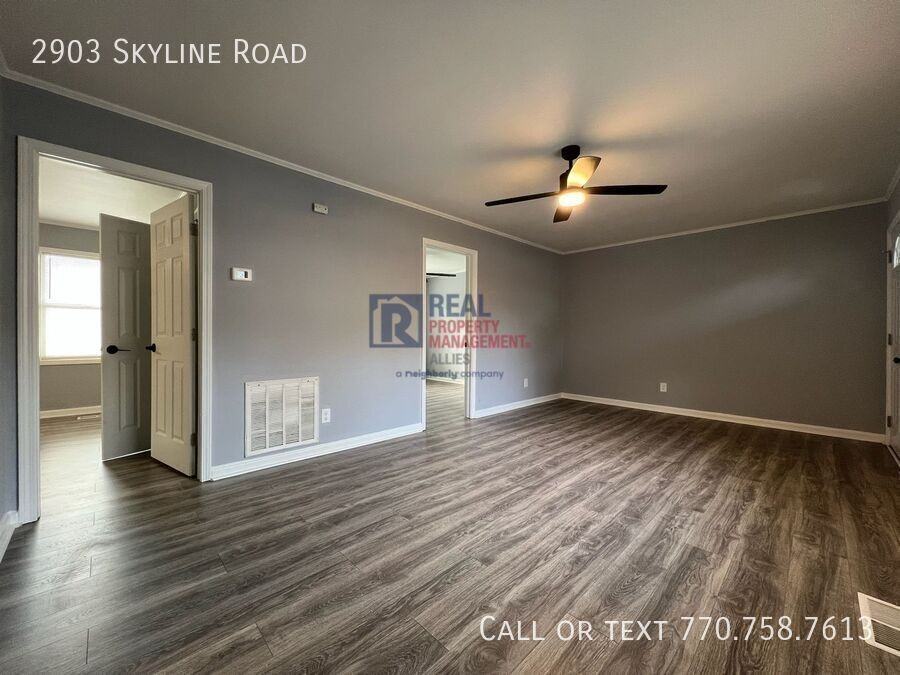 2903 Skyline Rd - Photo 2 of 9