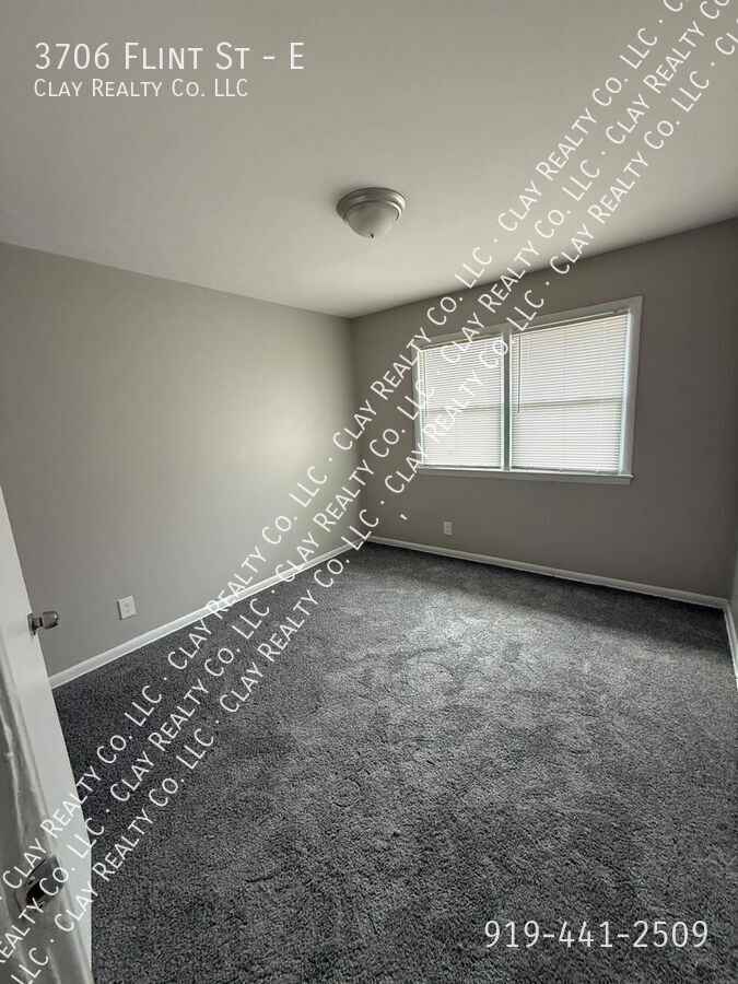 3706 Flint St #E - Photo 3 of 15
