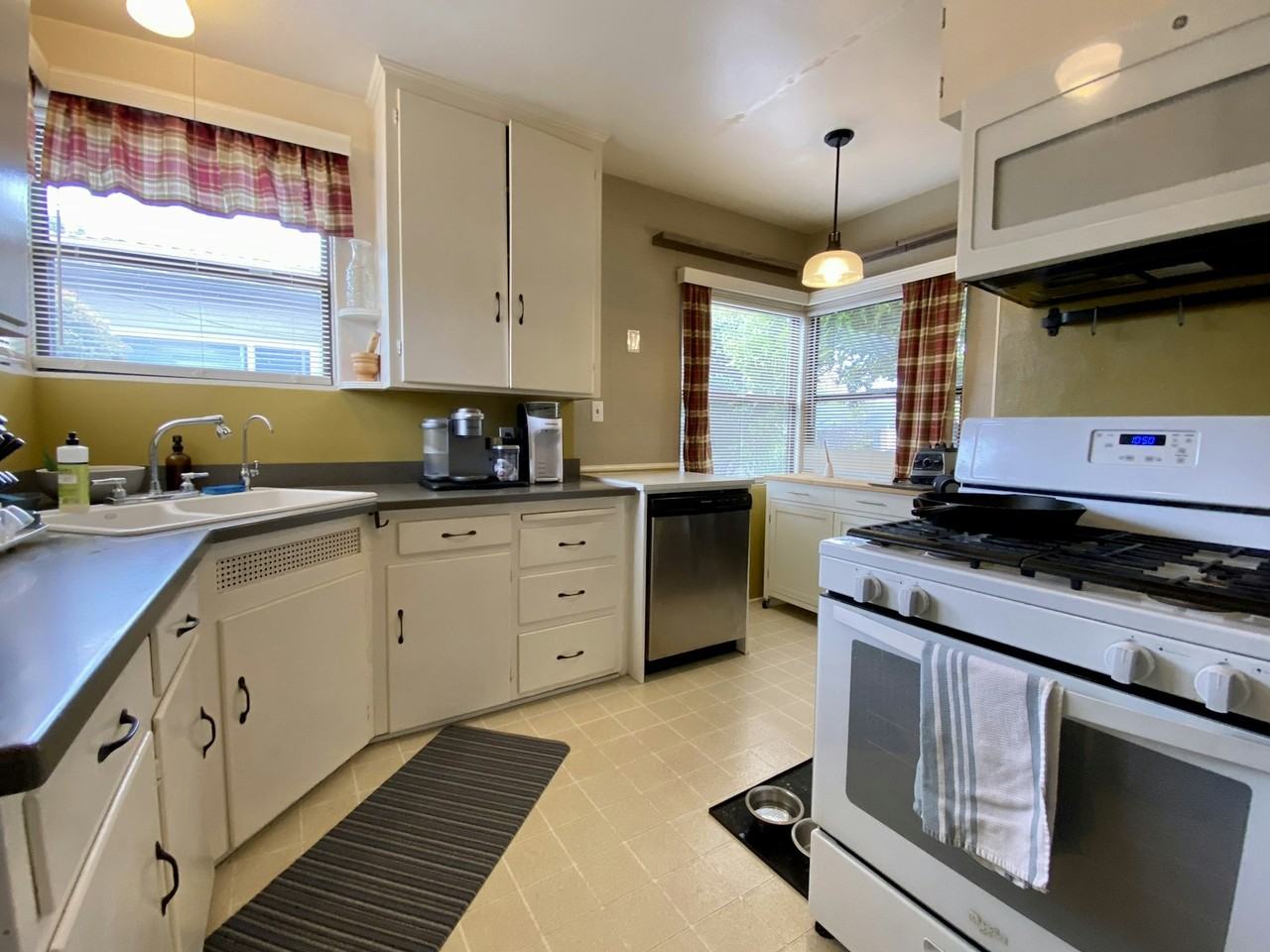 4735 Valencia Drive, Unit Front - Photo 5 of 16