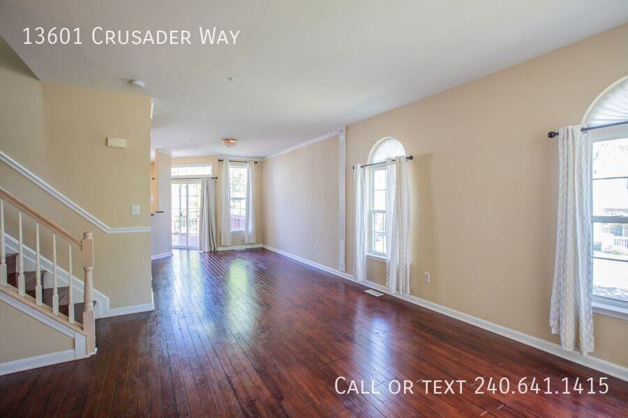13601 Crusader Way - Photo 3 of 33
