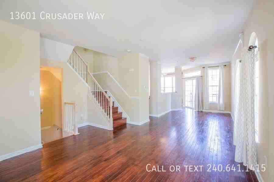 13601 Crusader Way - Photo 4 of 33