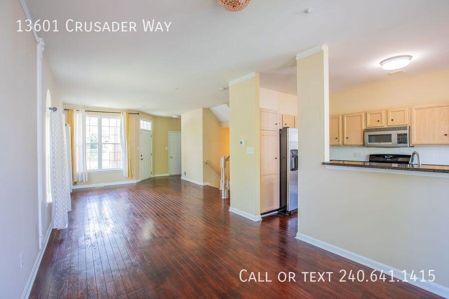 13601 Crusader Way - Photo 6 of 33