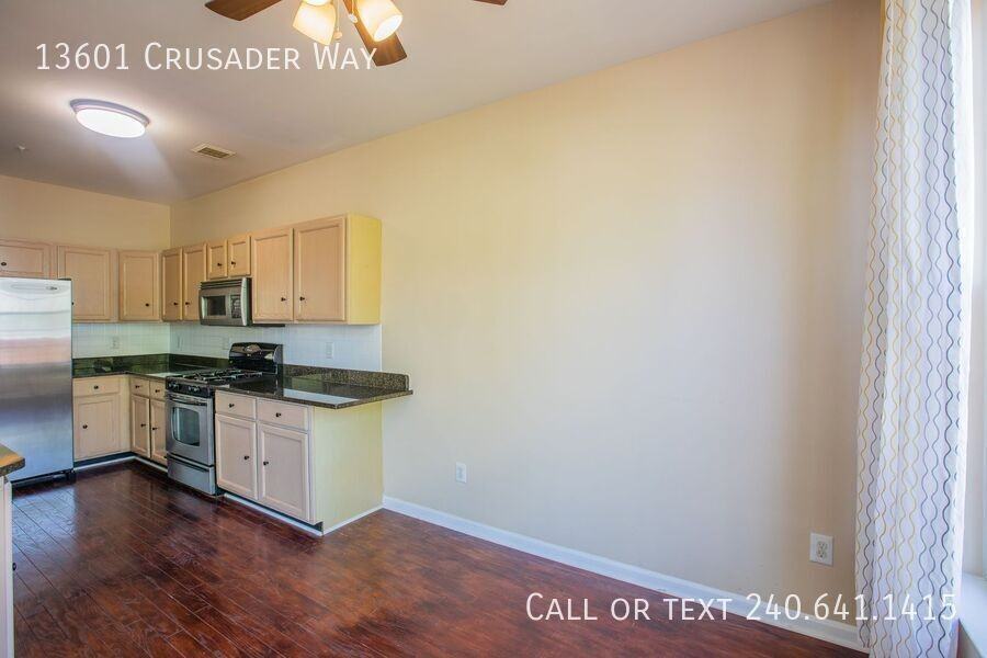 13601 Crusader Way - Photo 7 of 33