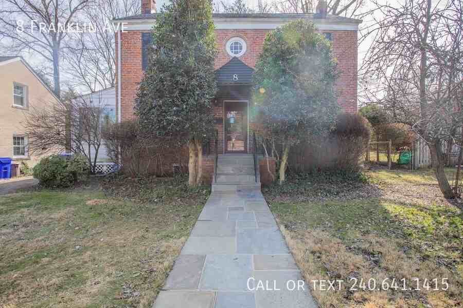 8 Franklin Ave - Photo 3 of 39