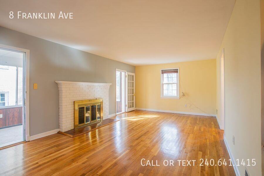 8 Franklin Ave - Photo 5 of 39