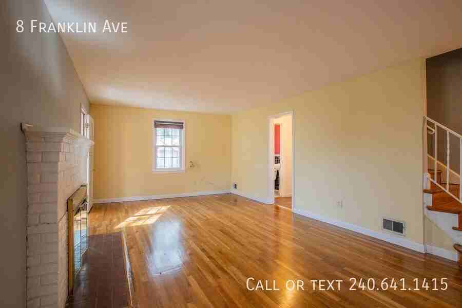 8 Franklin Ave - Photo 6 of 39