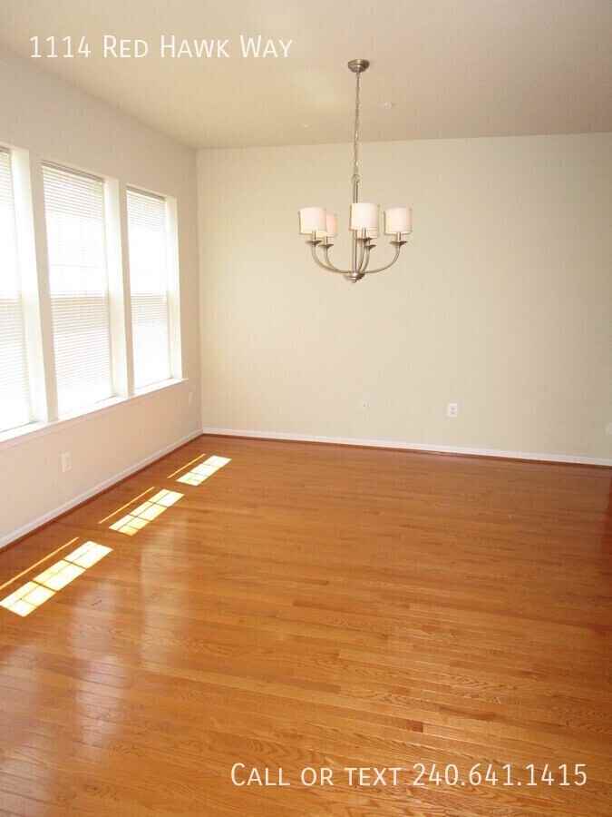 1114 Red Hawk Way - Photo 3 of 19