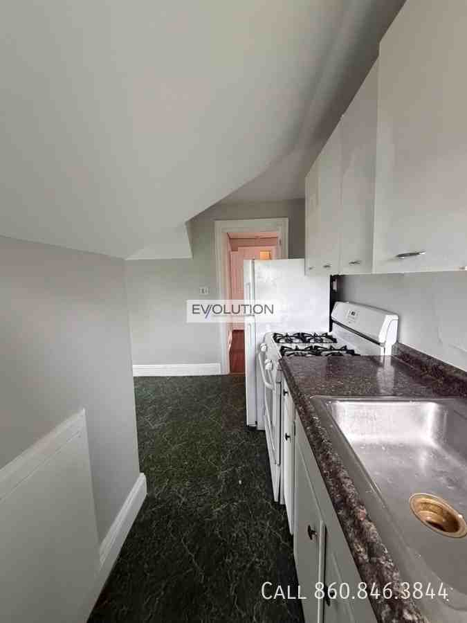 130 Bradley Ave #405 - Photo 2 of 5