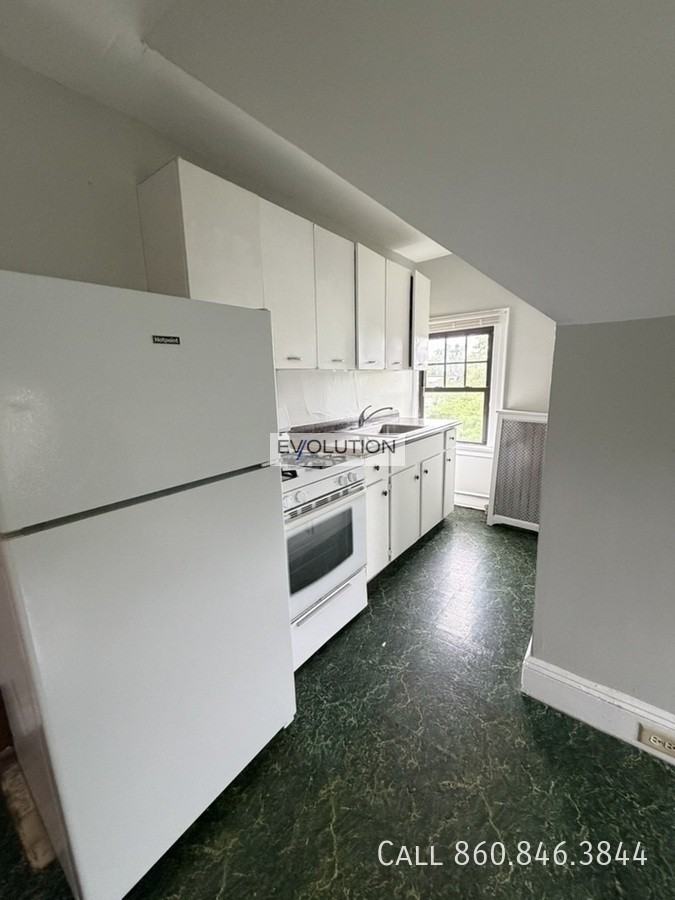 130 Bradley Ave #405 - Photo 3 of 5