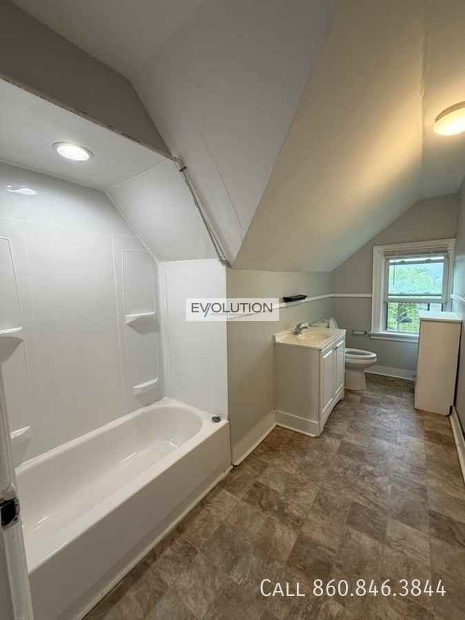 130 Bradley Ave #405 - Photo 5 of 5