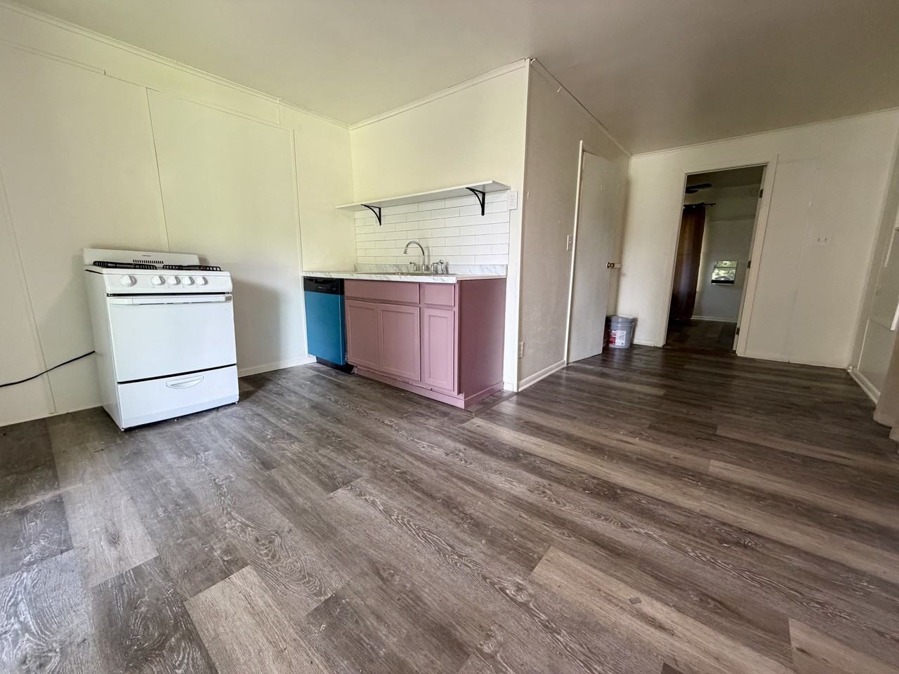 705 N 9th St - Photo 3 of 7