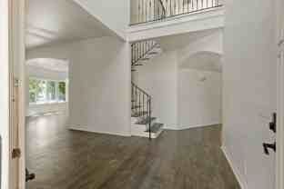 22100 Tiara St - Photo 1 of 1