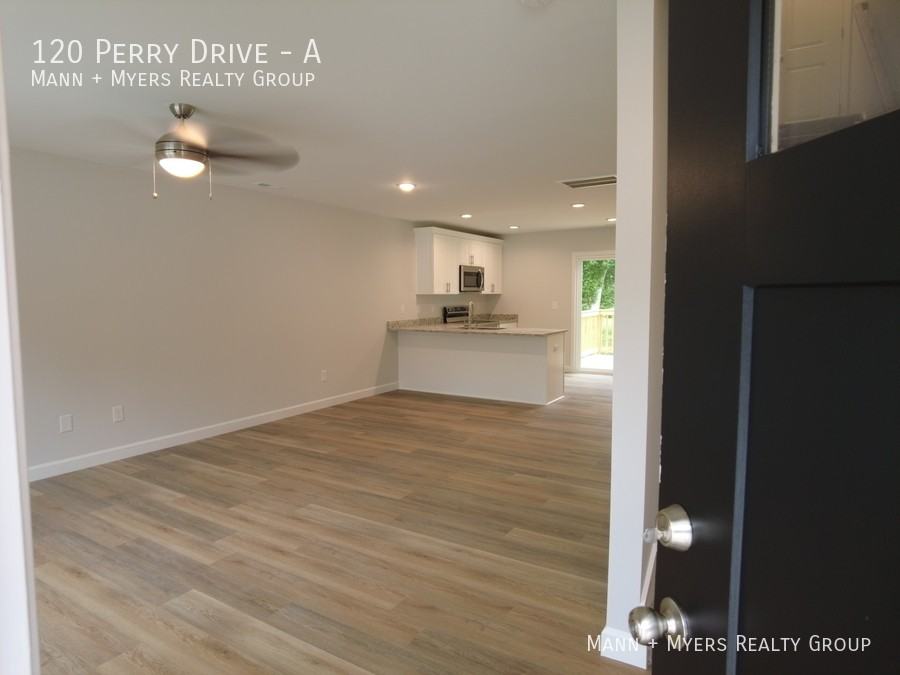 120 Perry Dr #A - Photo 4 of 38