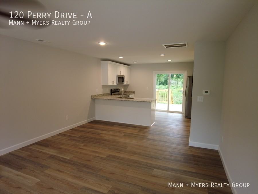 120 Perry Dr #A - Photo 5 of 38