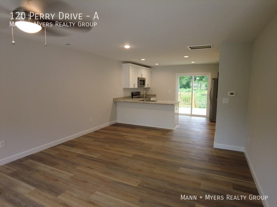 120 Perry Dr #A - Photo 6 of 38