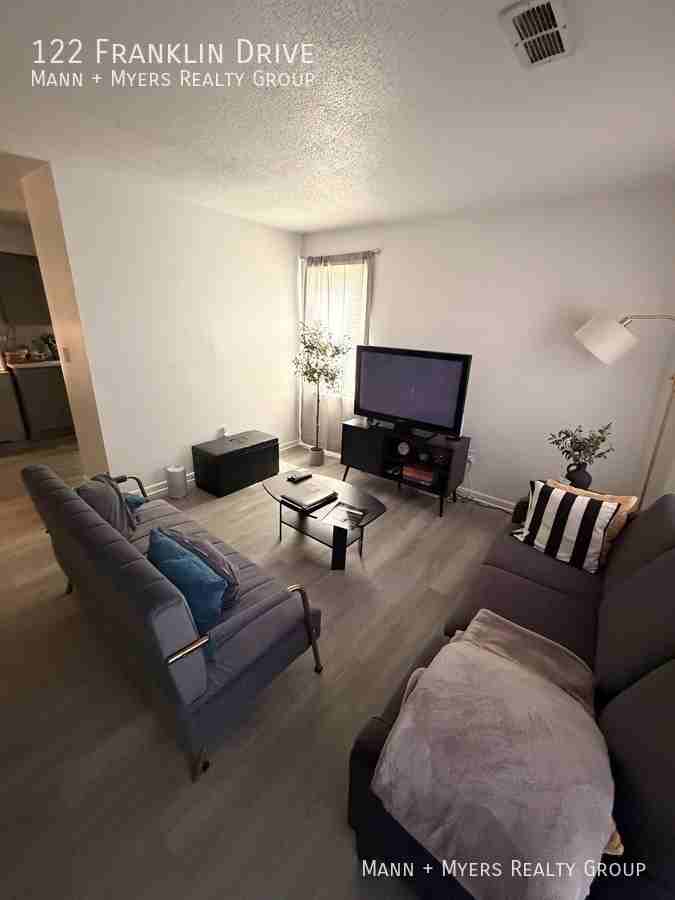122 Franklin Dr - Photo 4 of 30