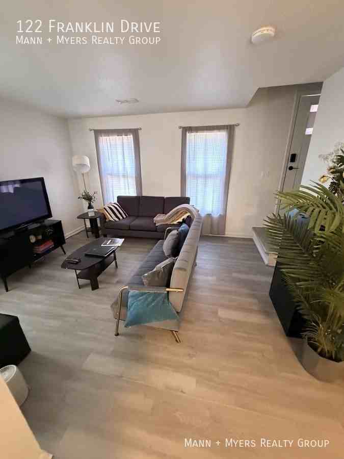 122 Franklin Dr - Photo 5 of 30