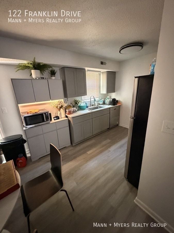 122 Franklin Dr - Photo 7 of 30