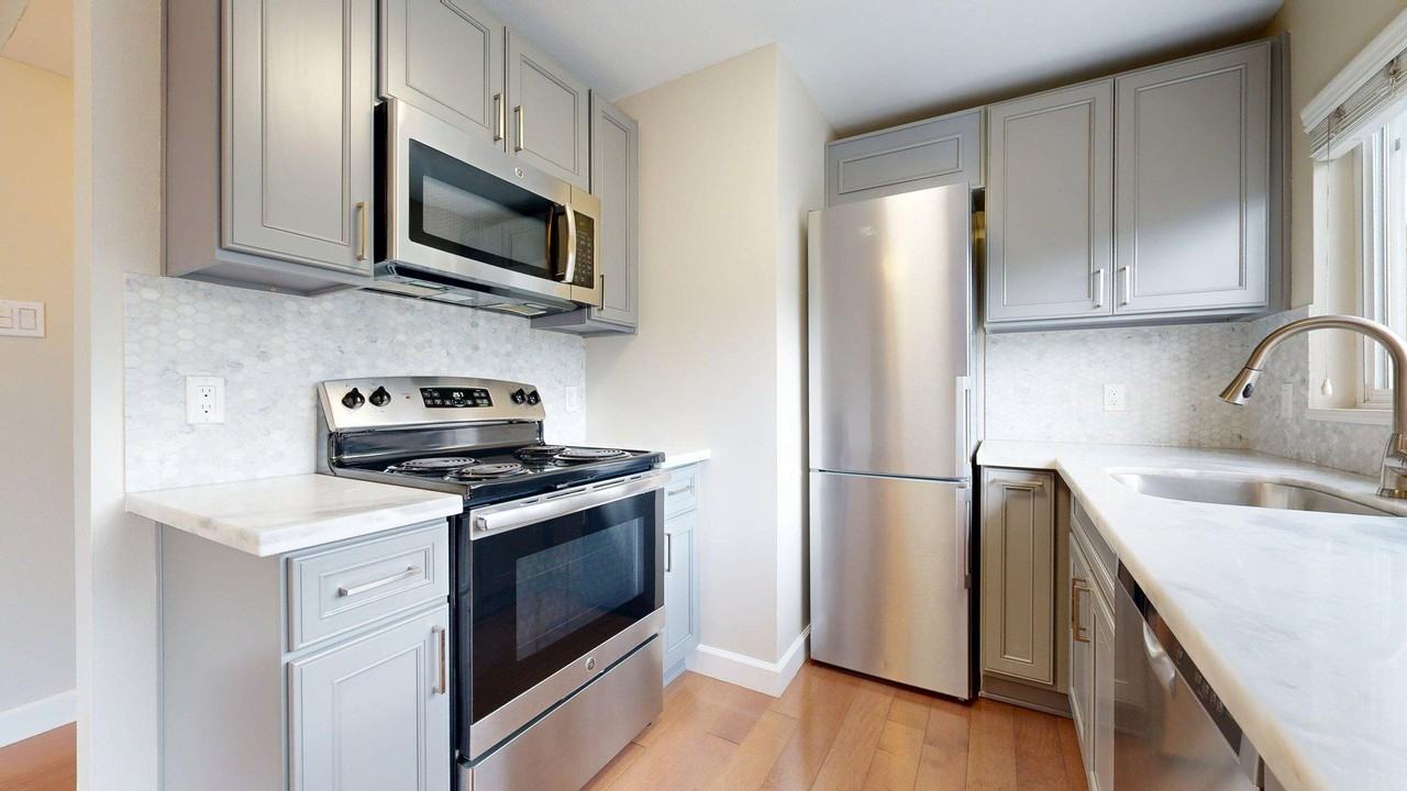 1490 Chestnut St #3 - Photo 2 of 12