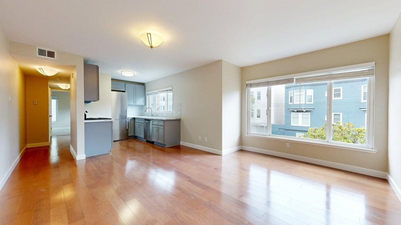 1490 Chestnut St #3 - Photo 5 of 12