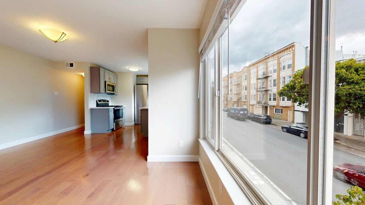 1490 Chestnut St #3 - Photo 6 of 12
