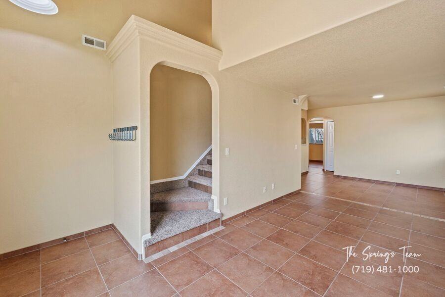 5232 Solar Ridge Dr - Photo 5 of 40