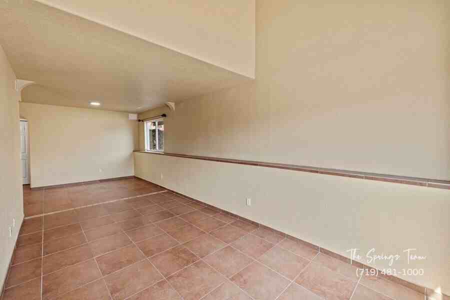 5232 Solar Ridge Dr - Photo 7 of 40