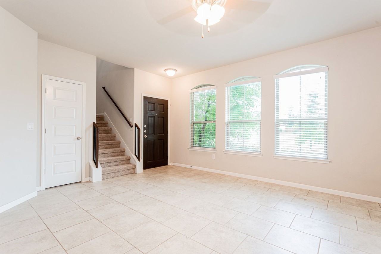 605 Allenscreek Way - Photo 4 of 27