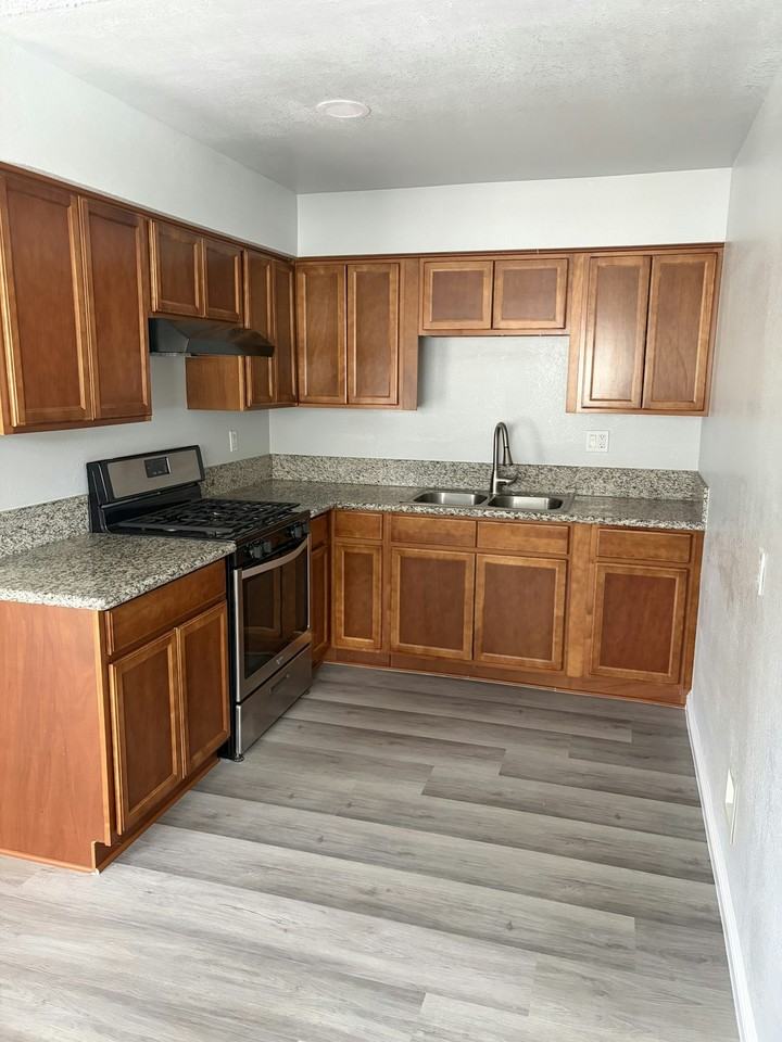 5943 Limonite Avenue, Unit C - Photo 3 of 12