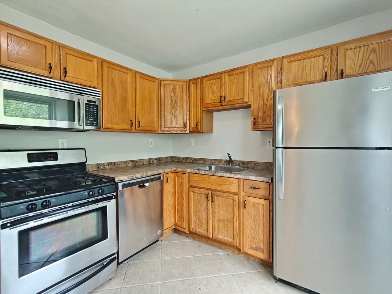 2313 S Cuthbert Dr - Photo 5 of 20