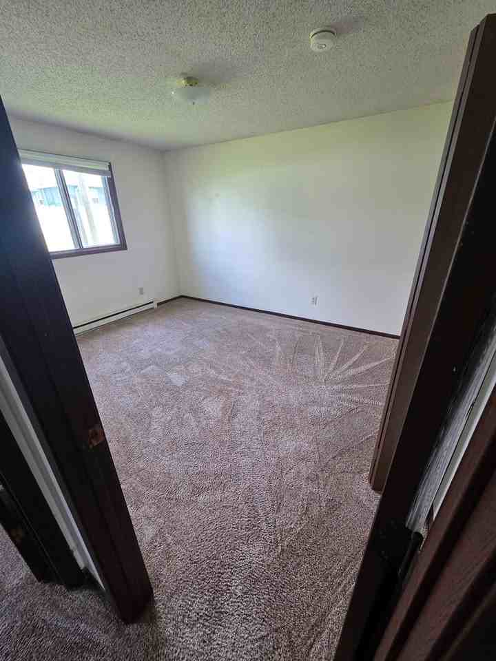510 1/2 S 1st St #1 - Photo 3 of 4