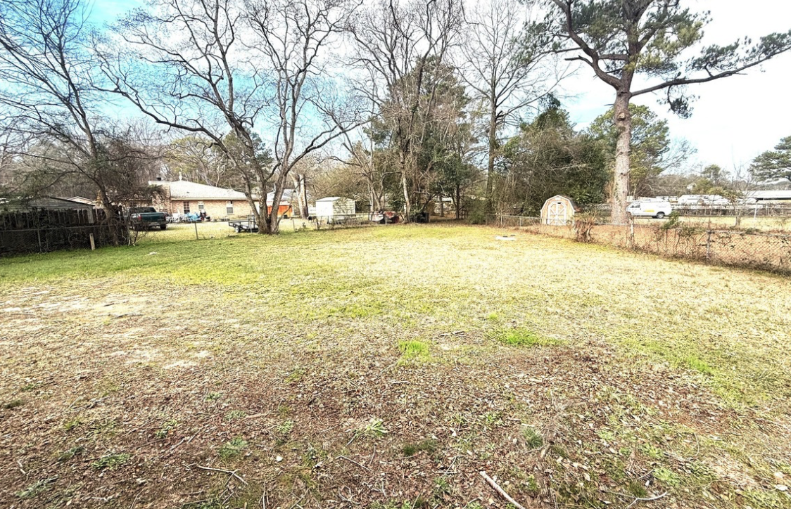 6265 Wares Ferry Rd - Photo 2 of 9
