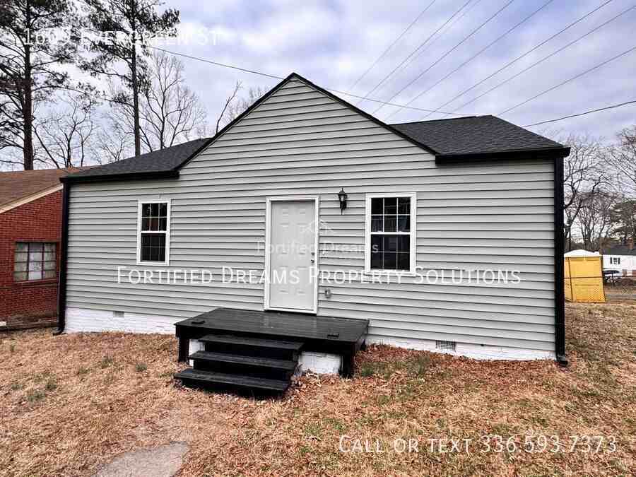 1609 Evergreen St - Photo 2 of 15