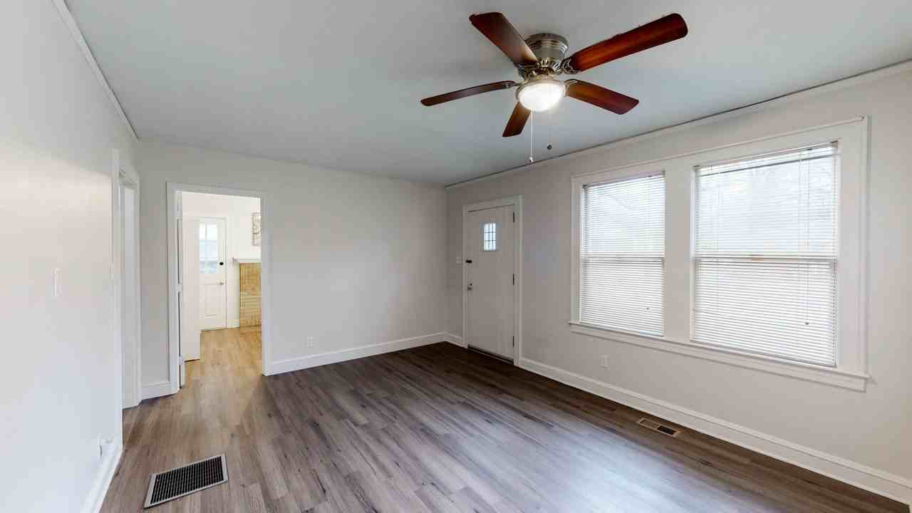 3327 Sims St - Photo 6 of 13