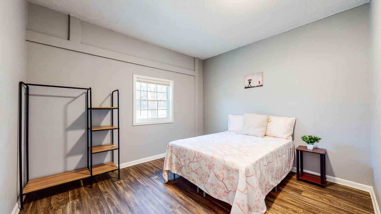 383 Wesley Park Dr #1 - Photo 4 of 12