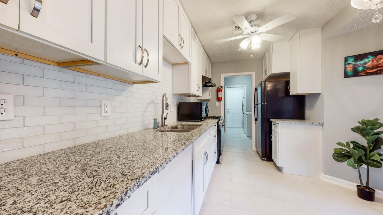 383 Wesley Park Dr #1 - Photo 6 of 12