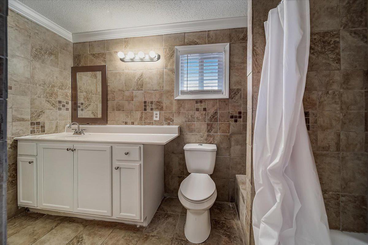 4610 Jones Rd - Photo 3 of 13