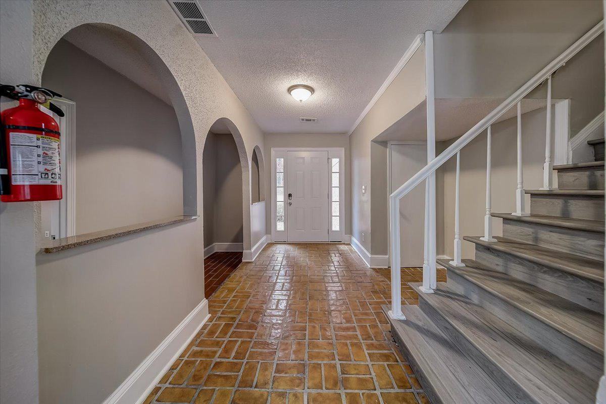 4610 Jones Rd - Photo 5 of 13