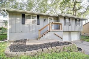 featured image of 408 Ne Lakeview Dr