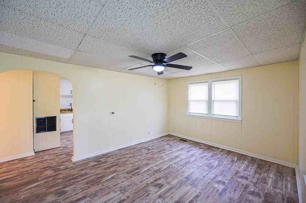 2232 East Riverside Drive - Photo 7 of 22
