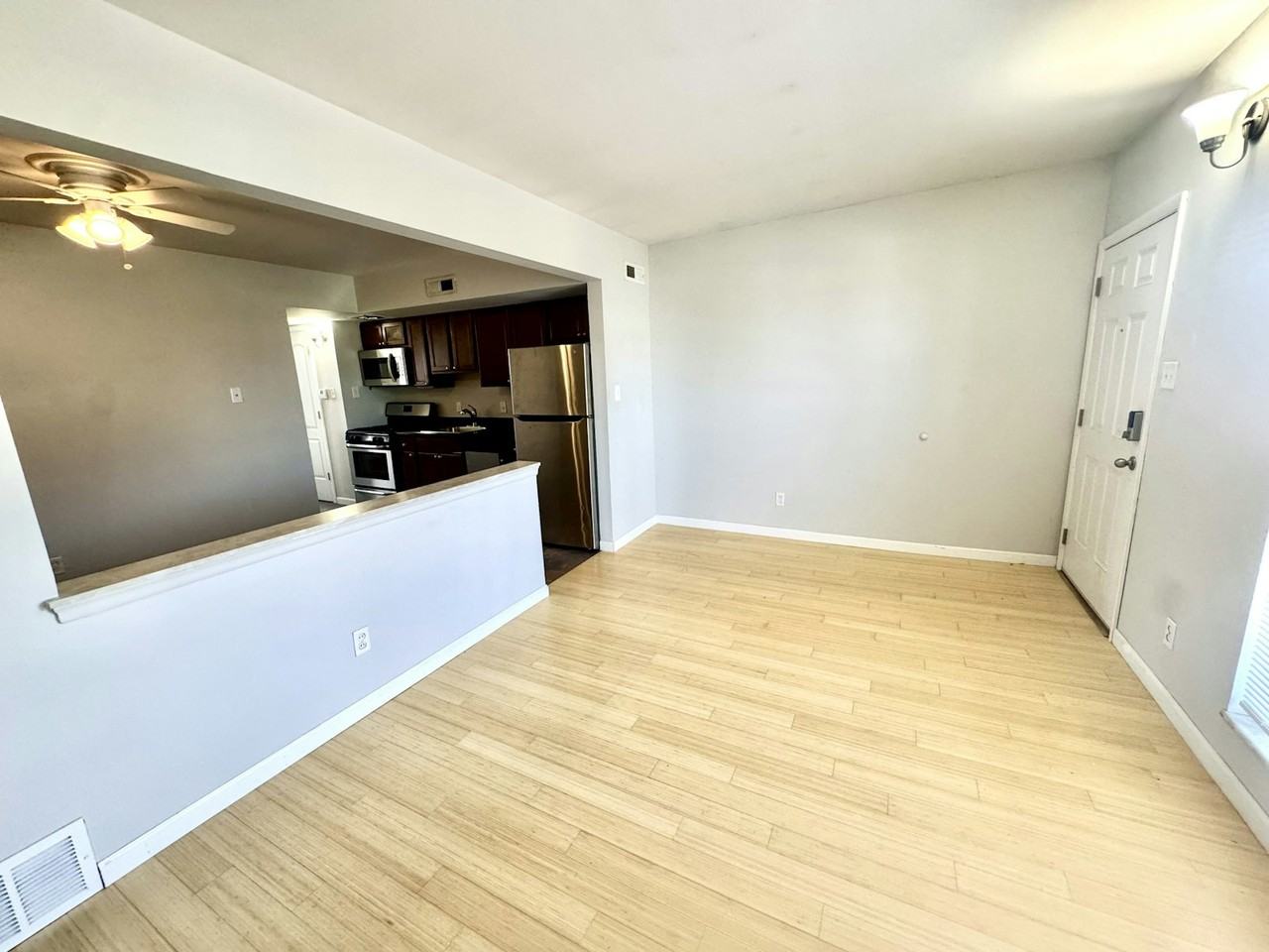 5225 Southwest Avenue, Unit 206 - Photo 2 of 27