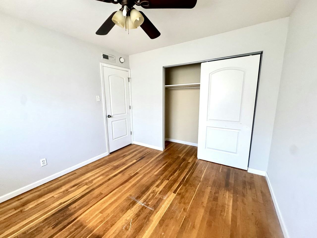 5225 Southwest Avenue, Unit 206 - Photo 4 of 27