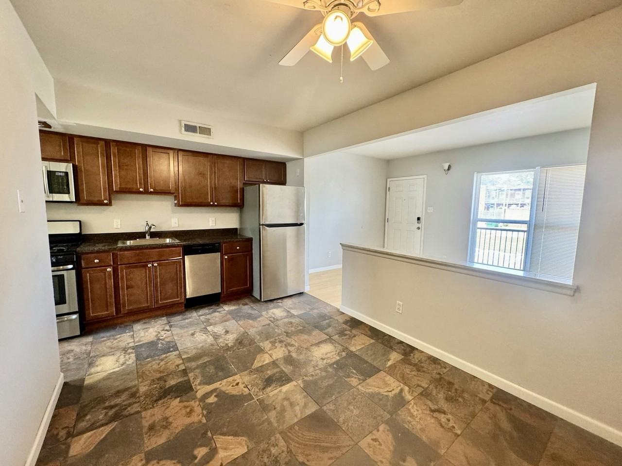 5225 Southwest Avenue, Unit 206 - Photo 6 of 27