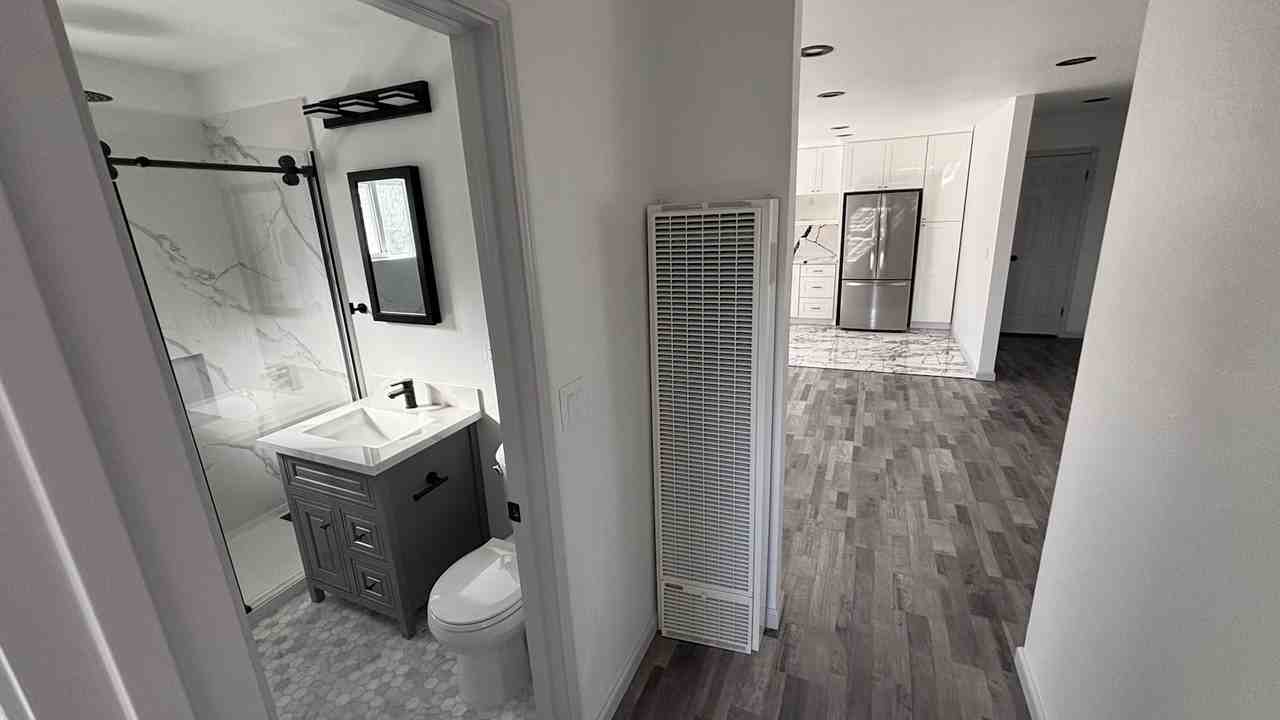 1035 Adams Street, Unit 4 - Photo 4 of 8