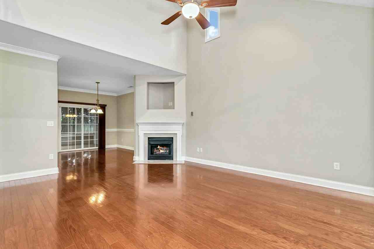 857 West Pointe Drive - Photo 7 of 26