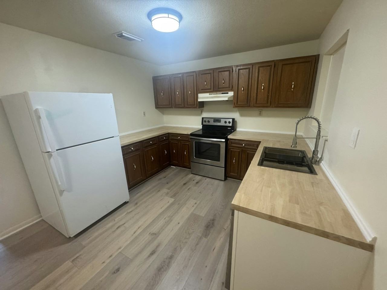 3013 West La Rua Street, Unit A - Photo 2 of 19