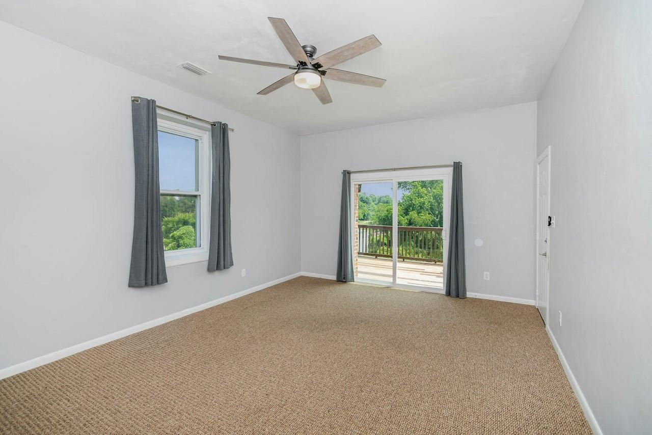318 North Main Street, Unit K - Photo 4 of 16