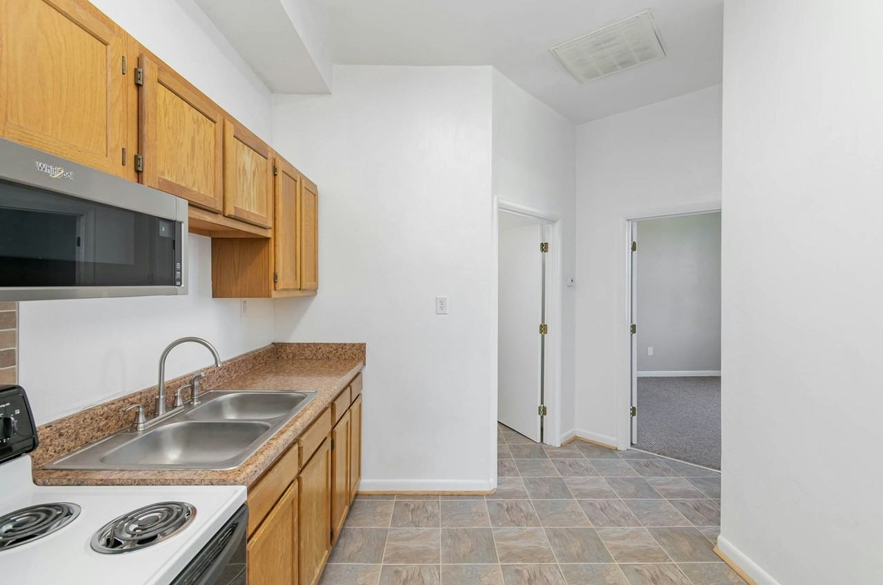 318 North Main Street, Unit K - Photo 6 of 16