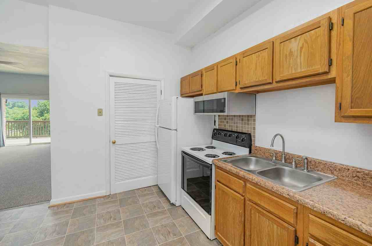 318 North Main Street, Unit K - Photo 7 of 16