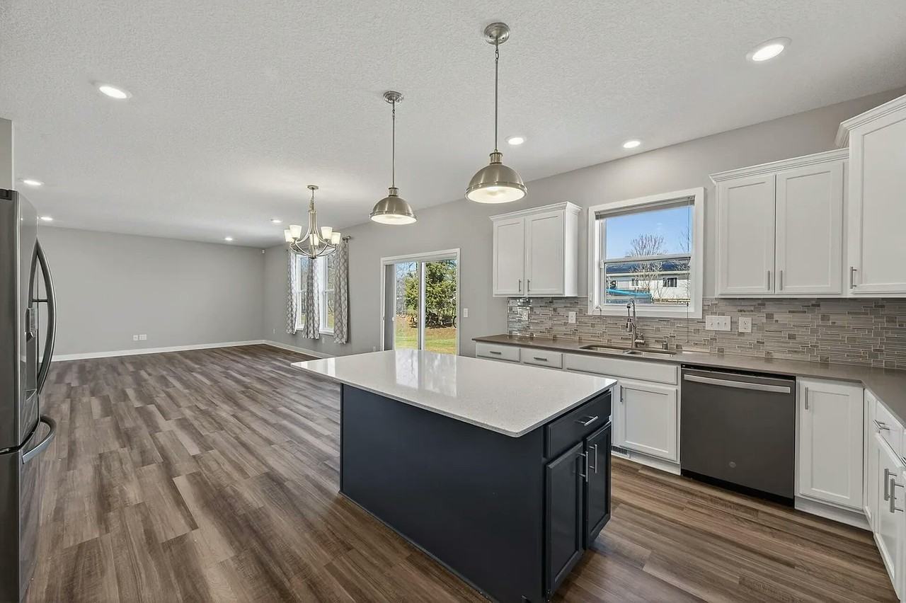 1083 152nd Avenue Northwest - Photo 5 of 35